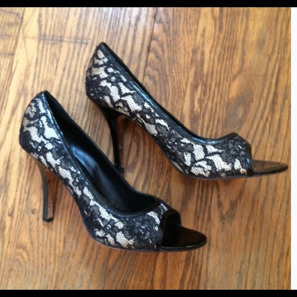 White House Black Market Size 9M Lace High Heels